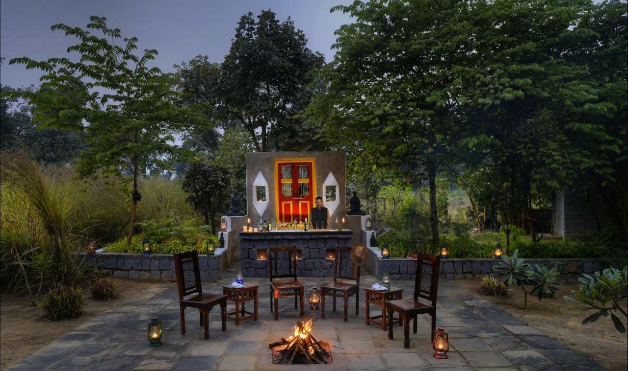 فندق Kānhaفي  Courtyard House المظهر الخارجي الصورة