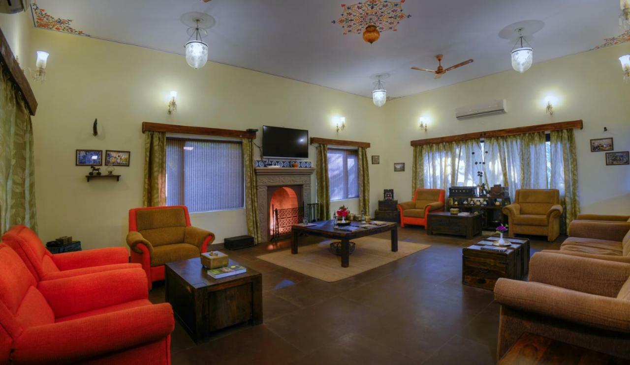 فندق Kānhaفي  Courtyard House المظهر الخارجي الصورة